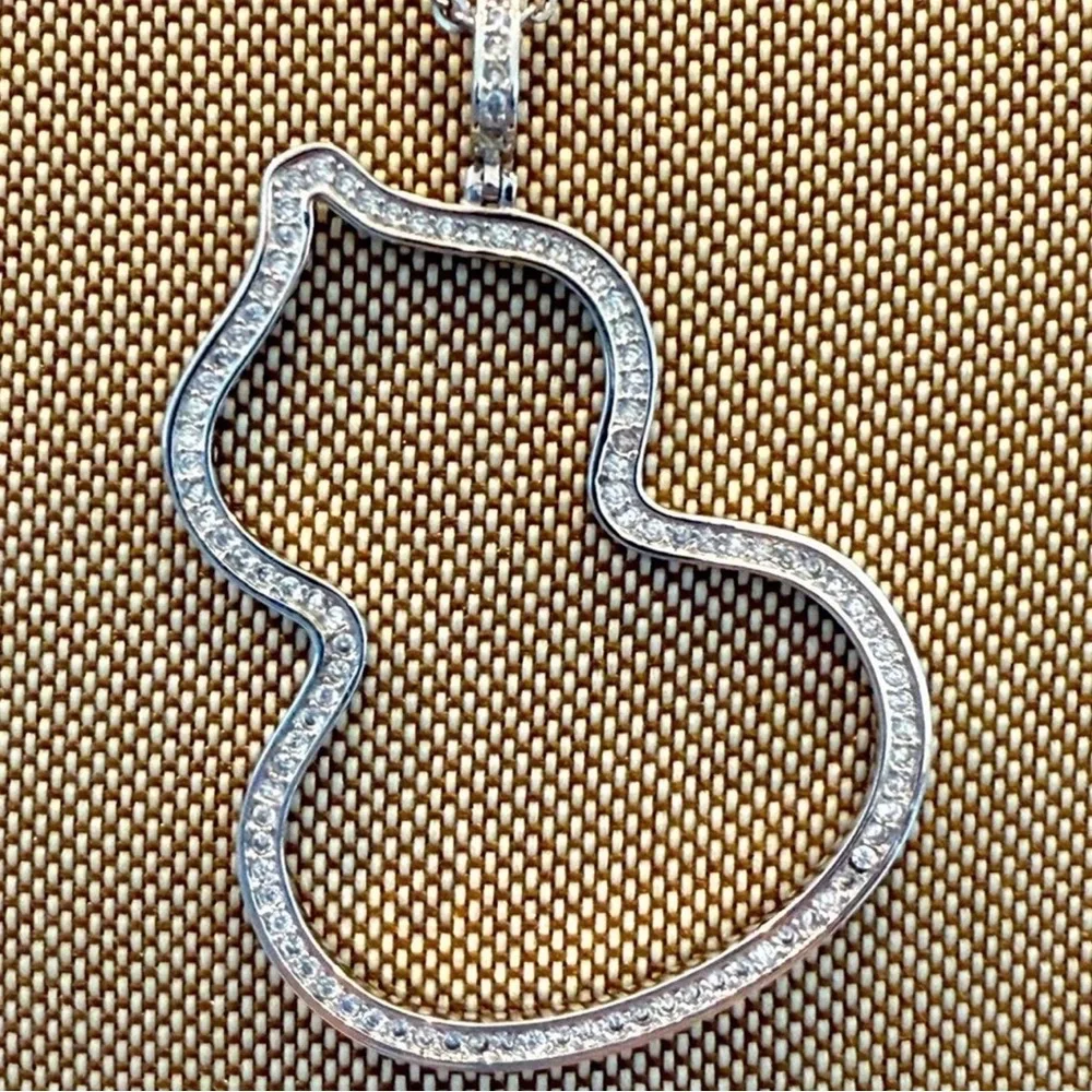 Dazzling/Large Silver Gourd shape Hulu pendant necklace